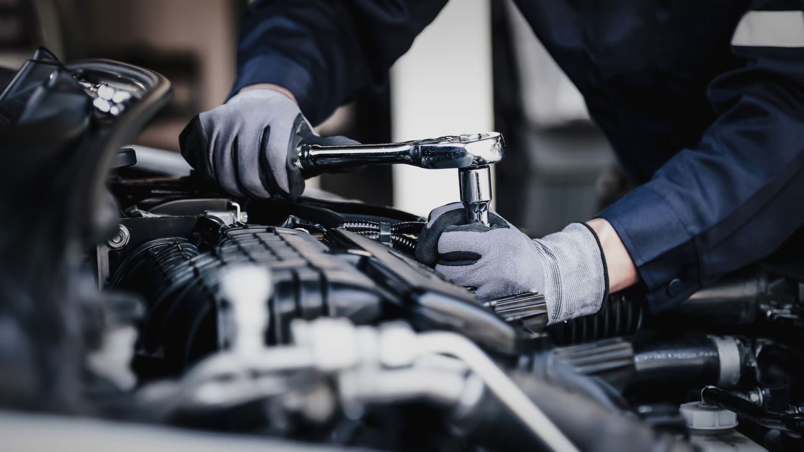 Nên đến các garage có uy tín để bảo dưỡng xe